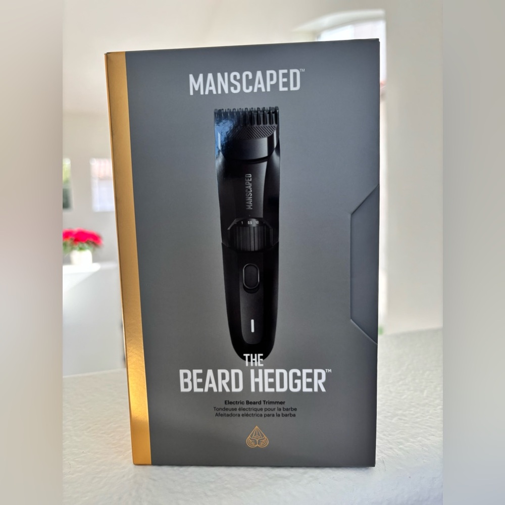 NIB-MANSCAPED Beard Hedger Electric Trimmer